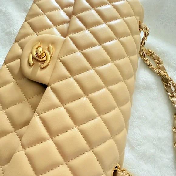 Chanel Beige Quilted Leather Chain Bag - Picture 4 of 12